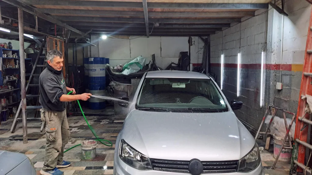 Cuidar el auto en la Costa Patagónica: Errores de Lavado y Claves para Proteger la Pintura 3 Claves para proteger la pintura del auto en la costa patagónica