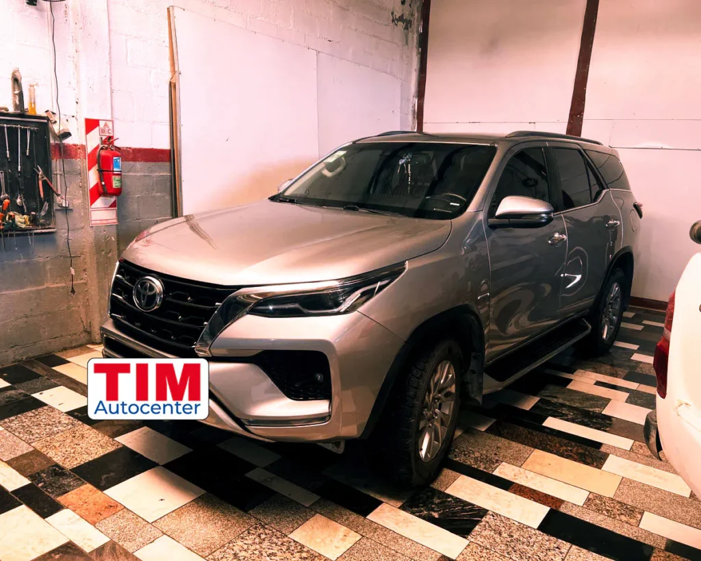 Toyota Hilux gris Moderna – Pulido – Detailing