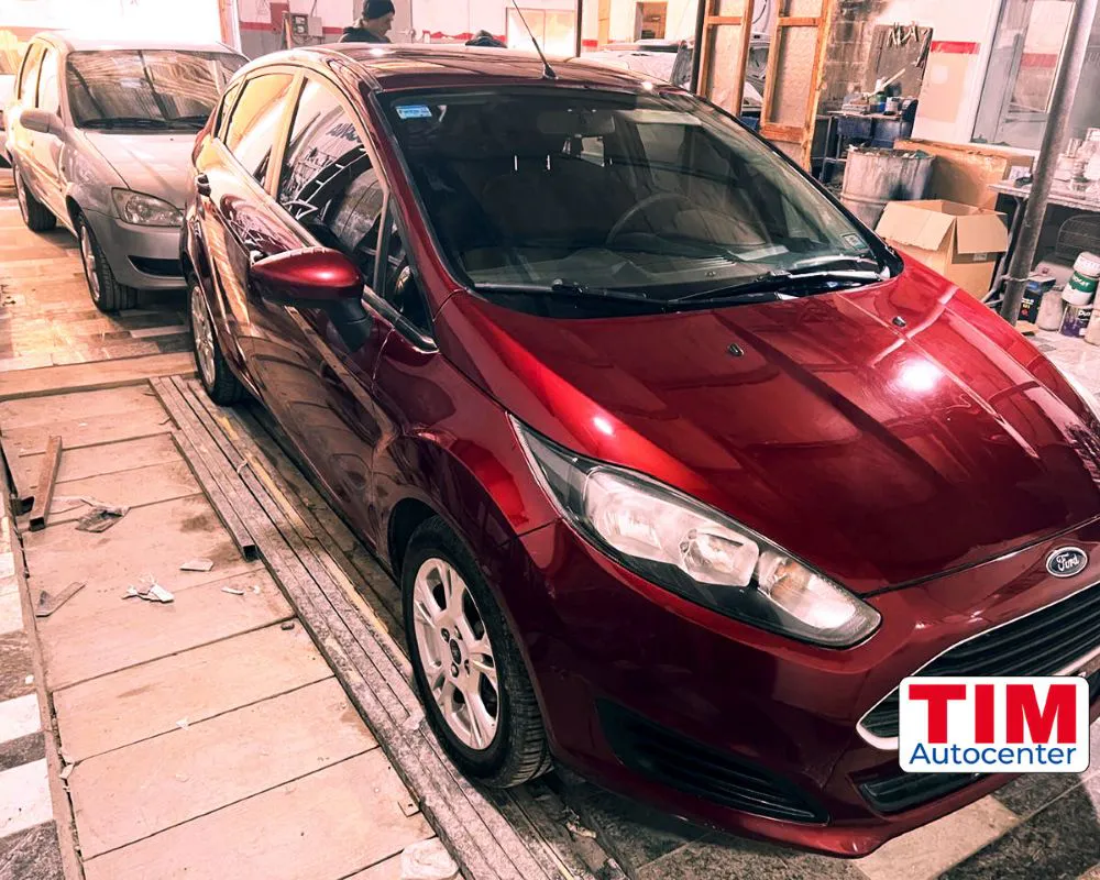 Cómo preparar tu auto para vender en Puerto Madryn: qué conviene arreglar y qué no 4 Detalle de pintura de auto usado antes de su publicación